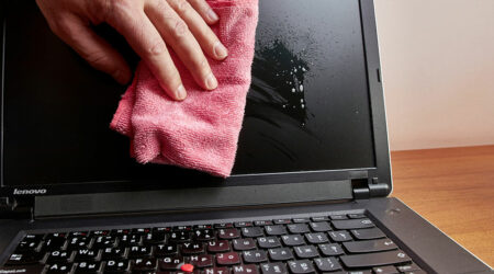 10 things one should never clean with paper towels