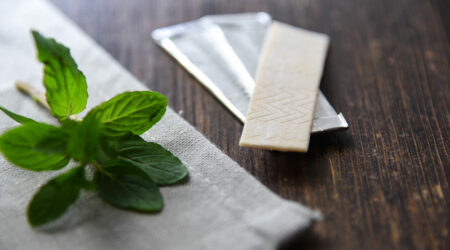 Top 20 foods to eat and avoid for bad breath